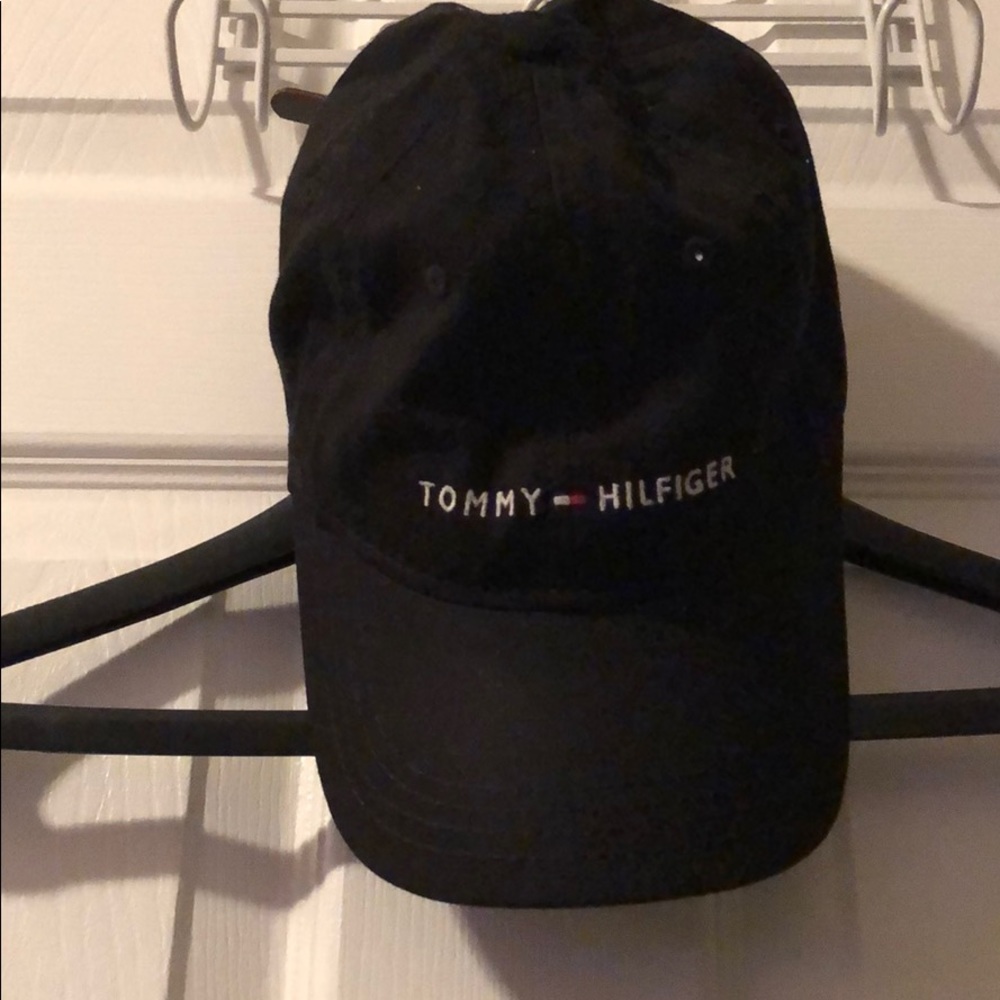 Tommy Hilfiger hat